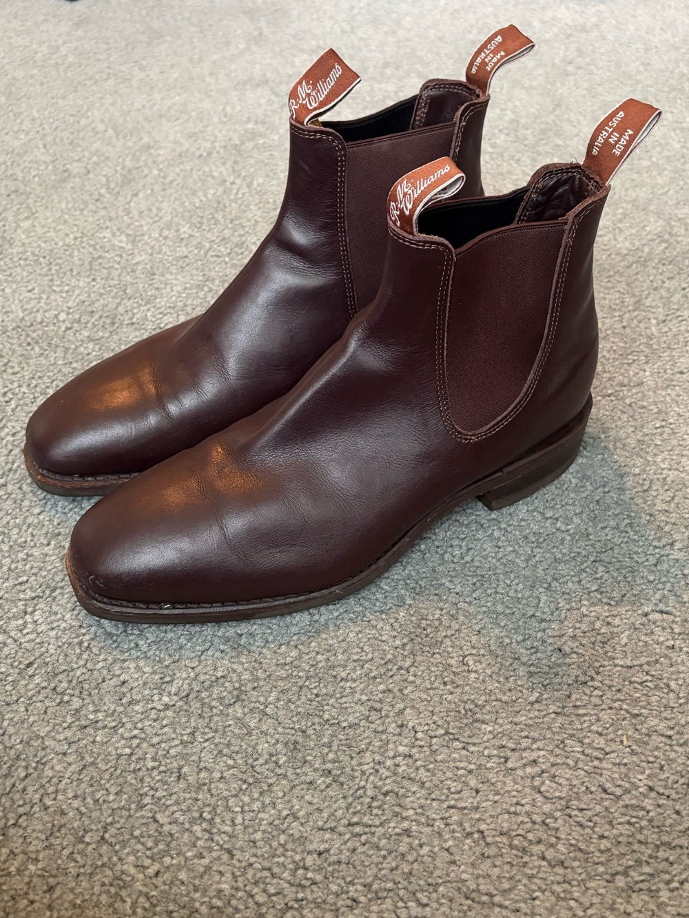 RM Williams Calfskin Leather Chelsea Boots